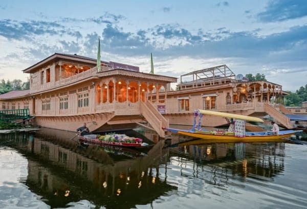 Kashmiri Kahwa – Houseboat